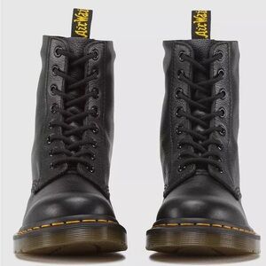 Dr. Martens Pascal boot